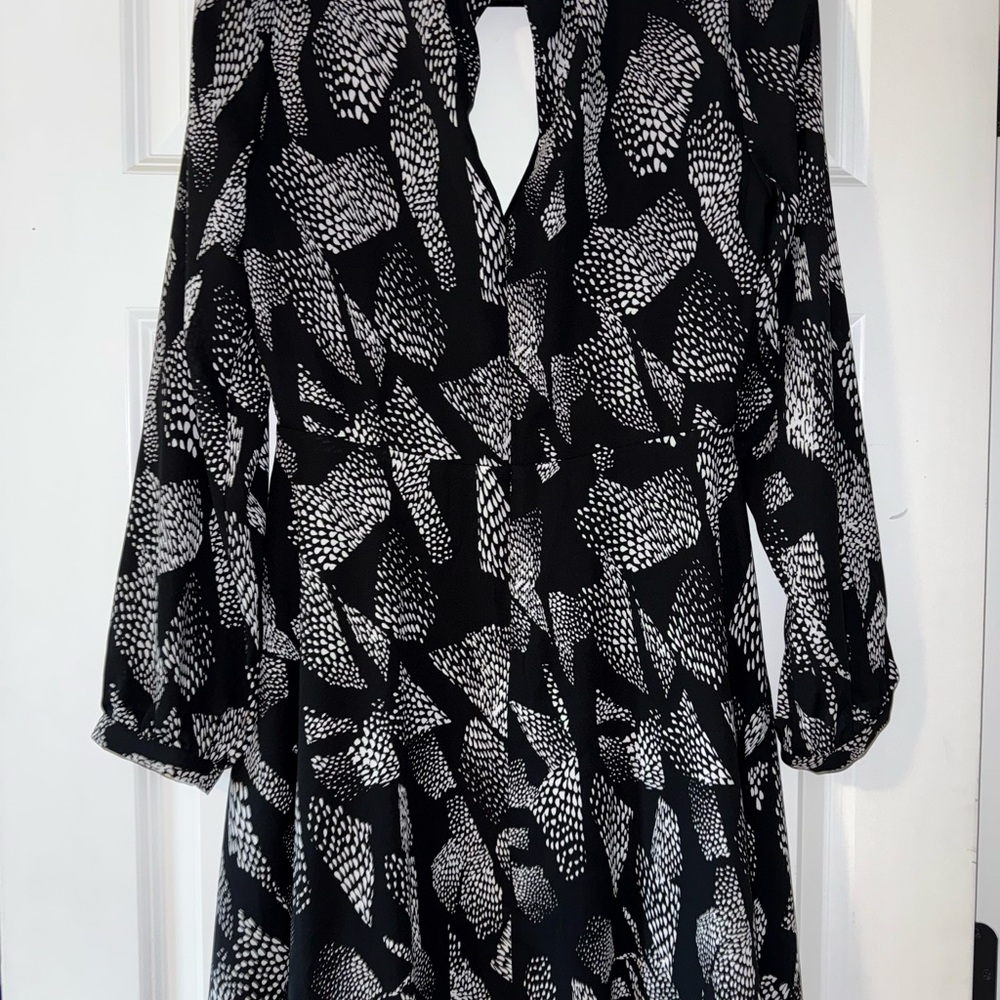Express Elegant Black And White Patterned Dress - image 4